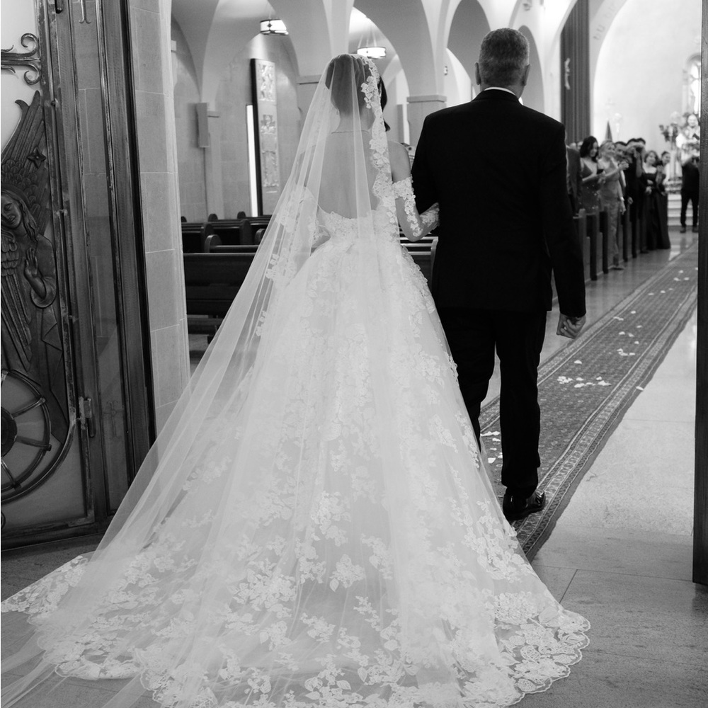Monique Lhuillier Custom Gianna Wedding Dress-Worn Once, Professionally Cleaned - Picture 9 of 16